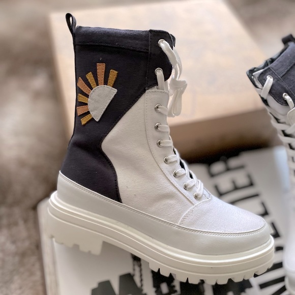 Free People Feels Good To Be Lost Lug Sole Hiker Boots - Picture 12 of 13